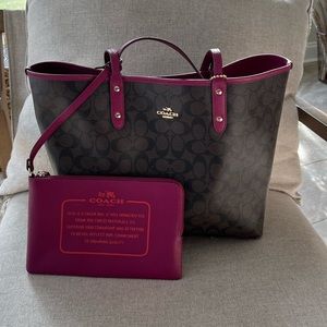 COACH reversible tote purple and brown signature print